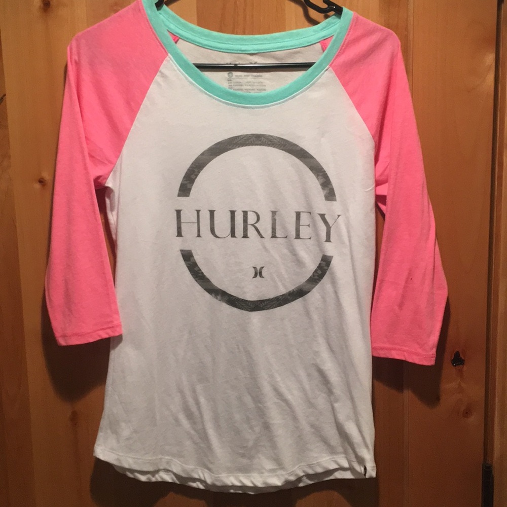 3/4 sleeve Hurley shirt.